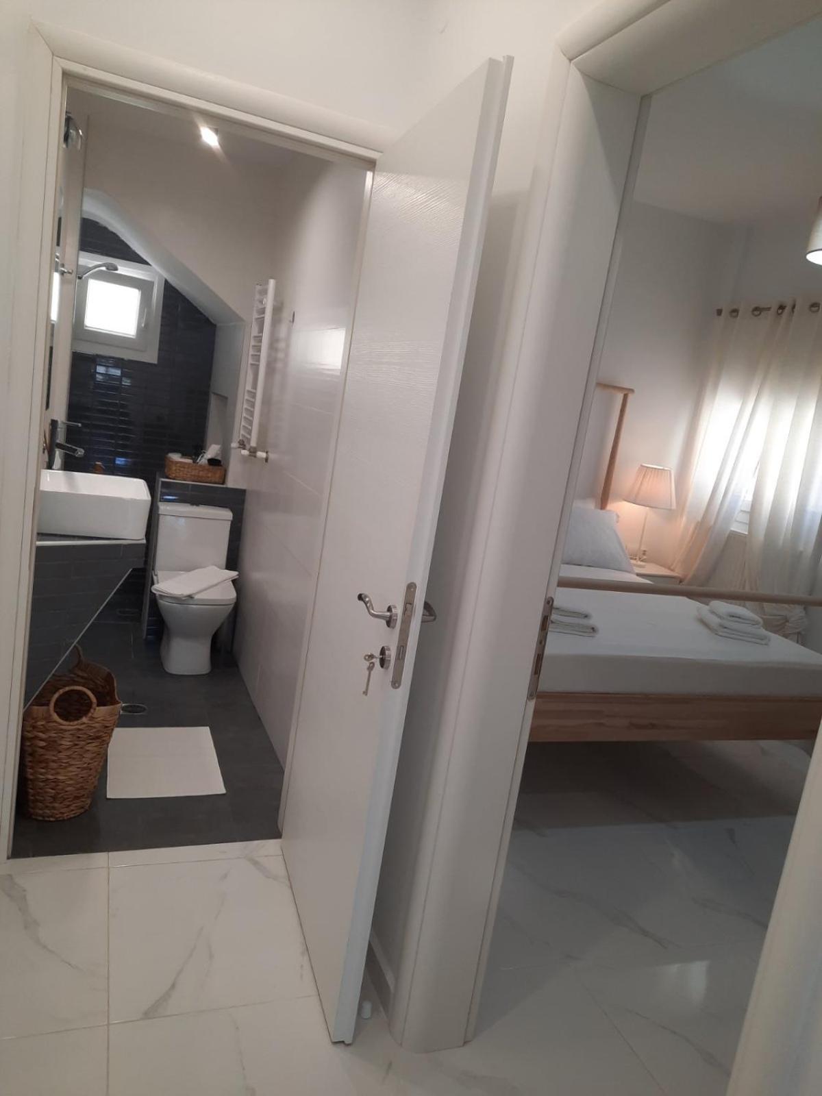 House B Diavata, Thessaloniki Apartment Bagian luar foto